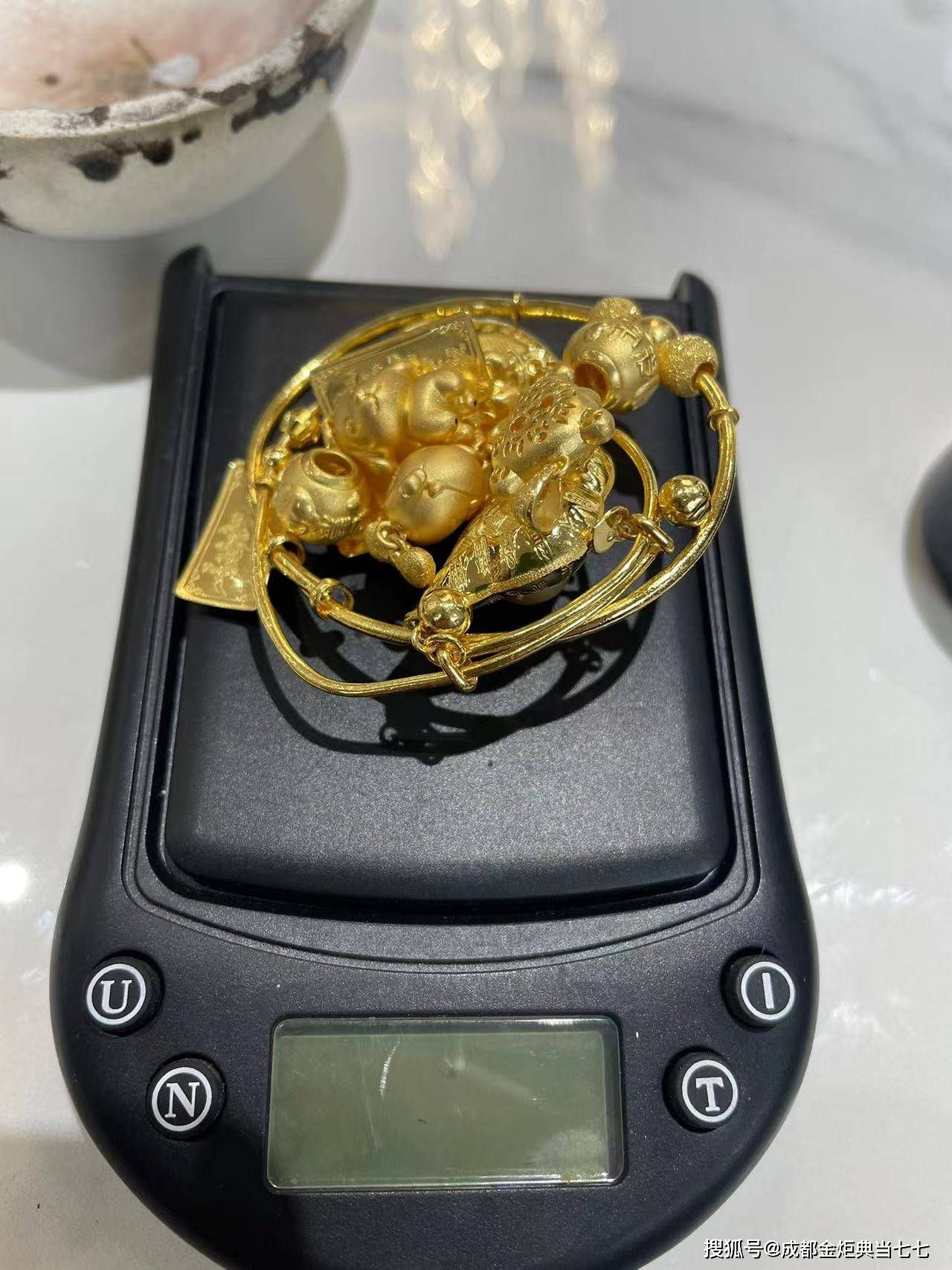 黑龙江最新24小时上门回收金价方法分析(最方便真实的黑龙江24小时上门回收黄金方法)
